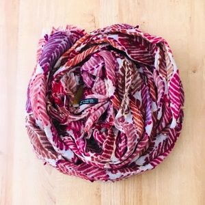 Luxurious 100% super fine wool scarf